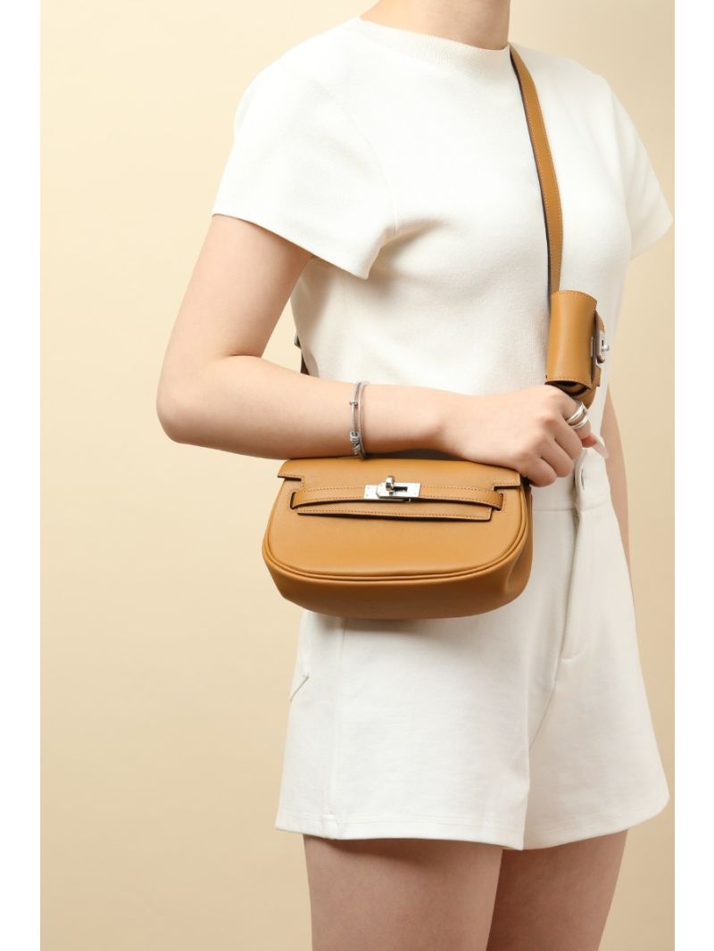 Hermes Kelly Moove shoulder bag in 2S Sesame Swift leather