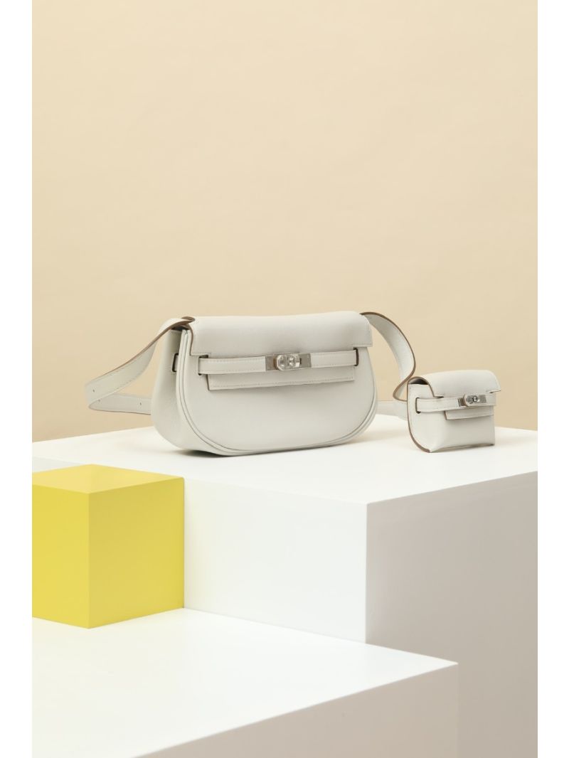 Hermes Kelly Moove shoulder bag in M4 Gris Pale Swift leather
