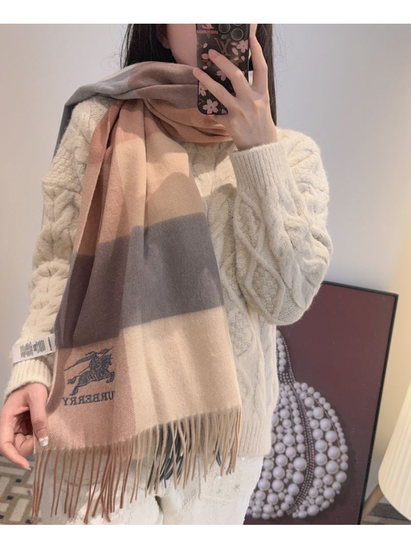 Burberry Pink Cashmere Scarf with Iconic Equestrian Logo - Luxurious & Weighted