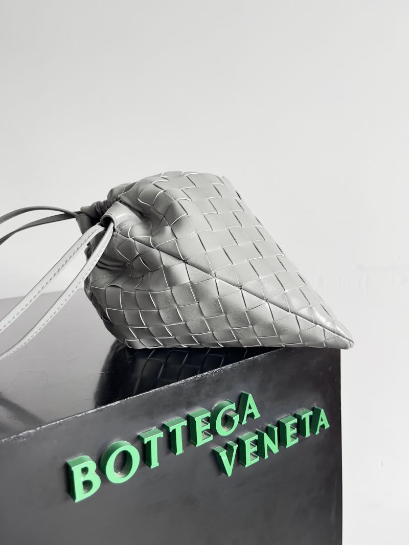 Bottega Veneta Medium Dustbag Intrecciato Leather Pouch in Calfskin Agate Grey 796728