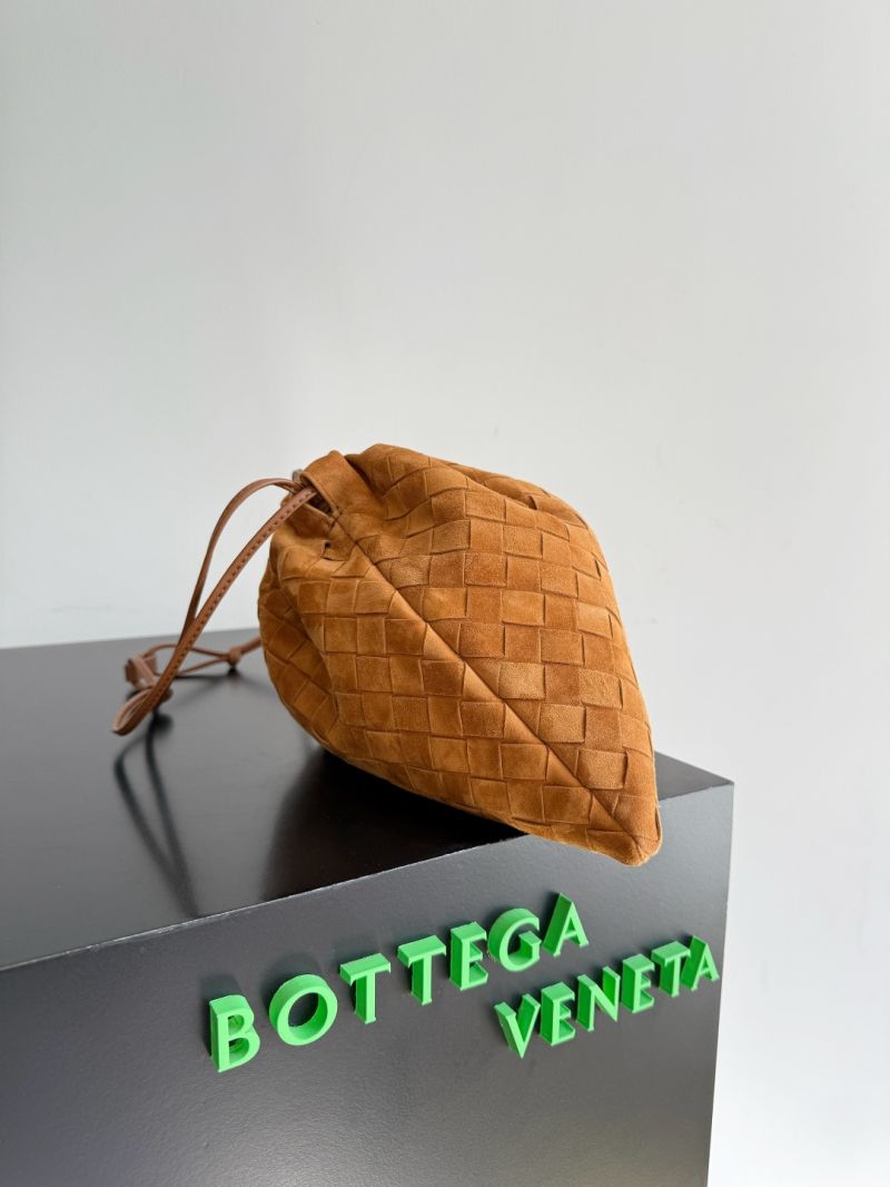 Bottega Veneta Medium Dustbag Intrecciato Suede Pouch in Camel 796728V3IV1