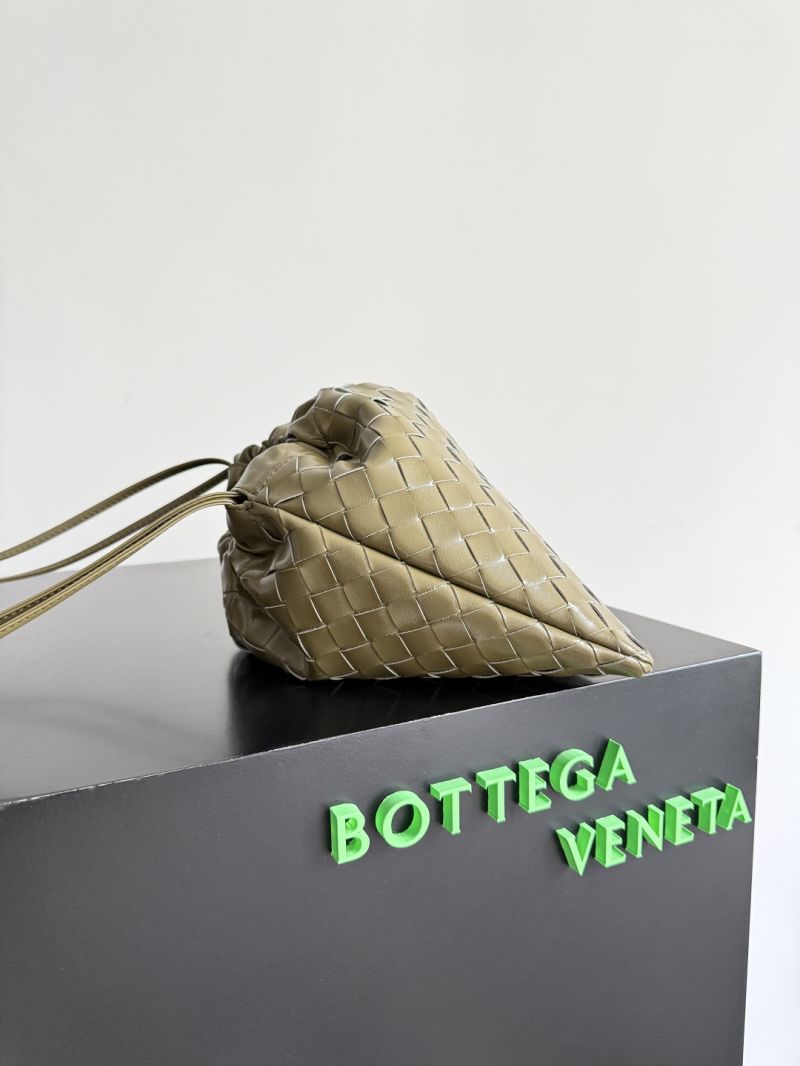 Bottega Veneta Medium Dustbag Intrecciato in Calfskin Leather Olive Green 796728V3IV1