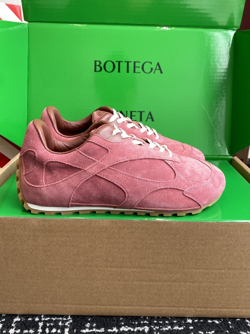 Bottega Veneta Orbit Flash Sneaker Unisex Low-Top Lace-Up in Soft Suede 838384V Rose