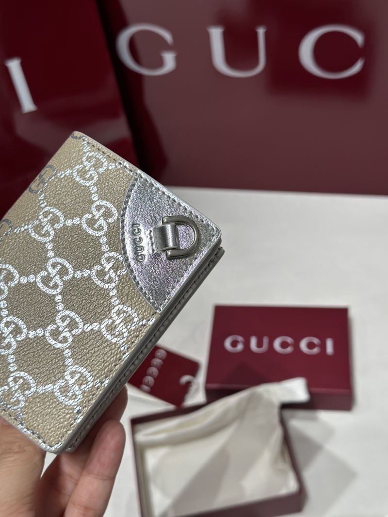 Gucci GG Emblem Small Wallet in New GG Monogram Coated Fabric Beige and Silver 820692