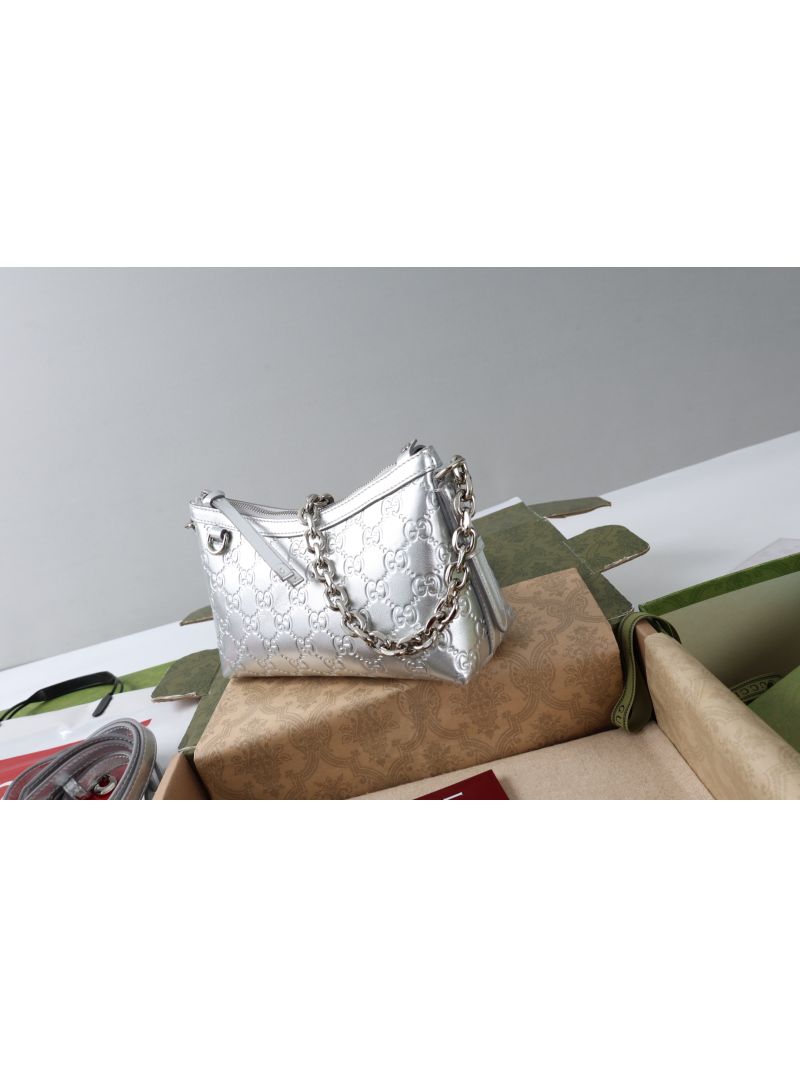 Gucci GG Emblem small shoulder bag in Metallic silver patent GG leather Metallic Silver 851631 FAFEW 8106