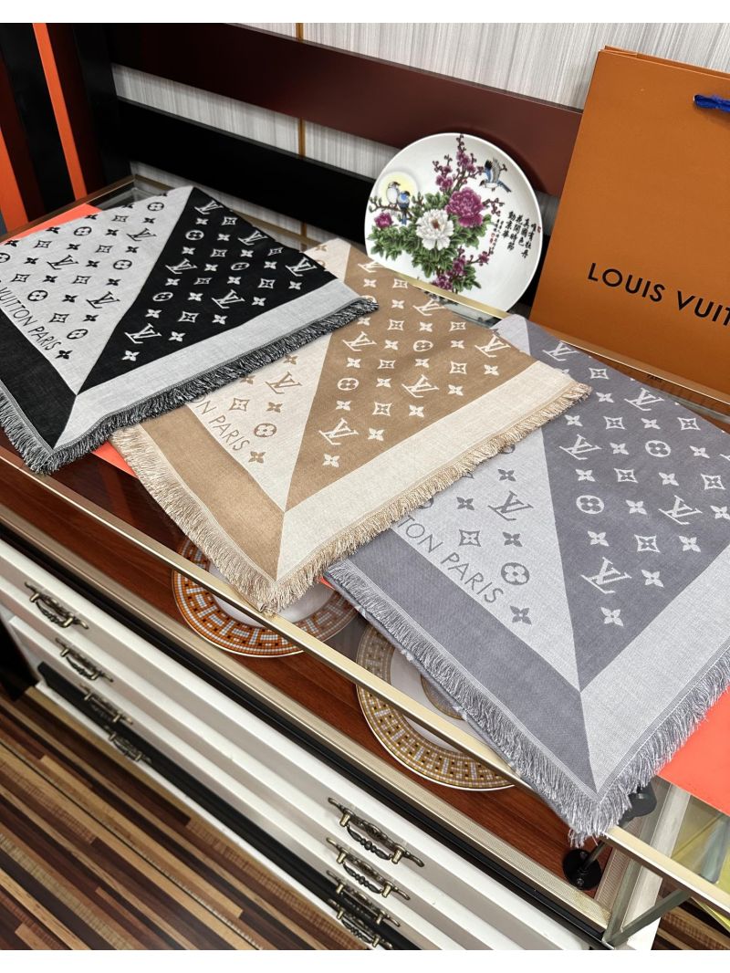 Louis Vuitton 2025 Cashmere Scarf, Grey Monogram, Luxe Soft Touch & Timeless Elegance