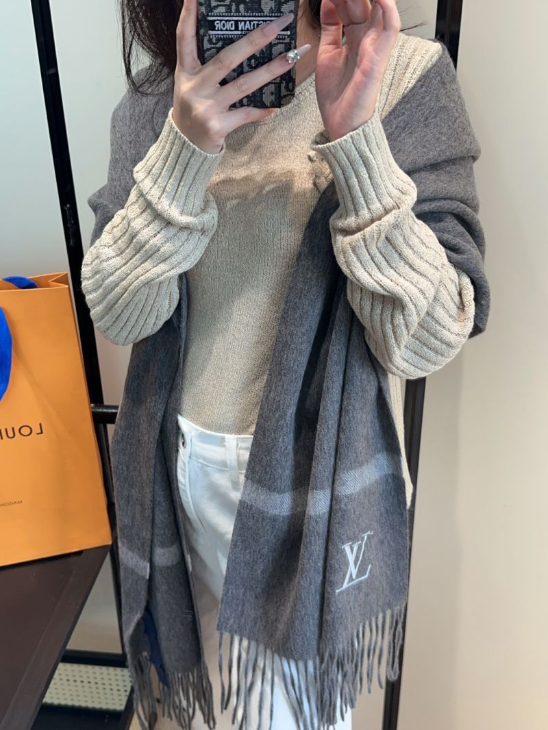 Louis Vuitton Grey Wool Scarf with Iconic Monogram - Luxe, Soft & Timelessly Stylish