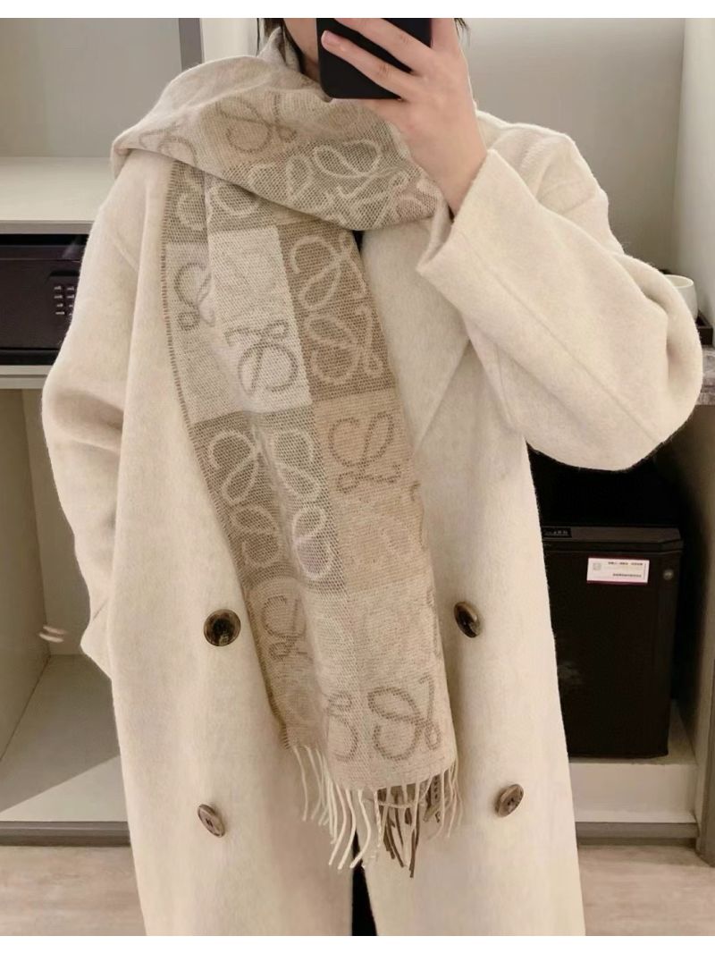 Loewe Beige Dual-Tone Checkered Scarf - Luxurious Wool-Cashmere Blend, Signature Logo Design
