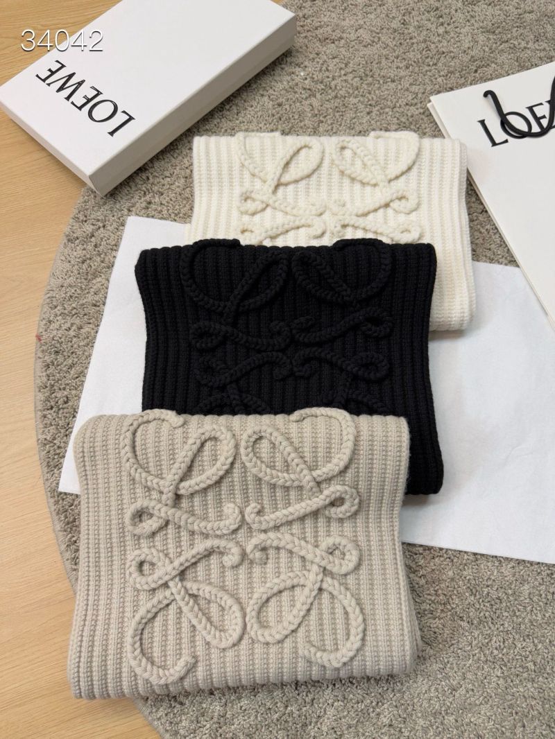 Loewe black 100% Cashmere Ribbed Scarf with Embossed Logo - Luxe & Cloud-Soft