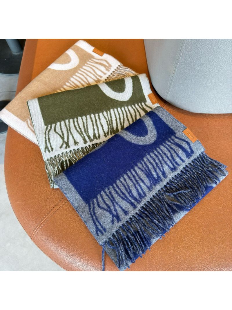 Loewe Green Logo Scarf: Luxe Wool Blend, Iconic Pattern, Timeless Elegance