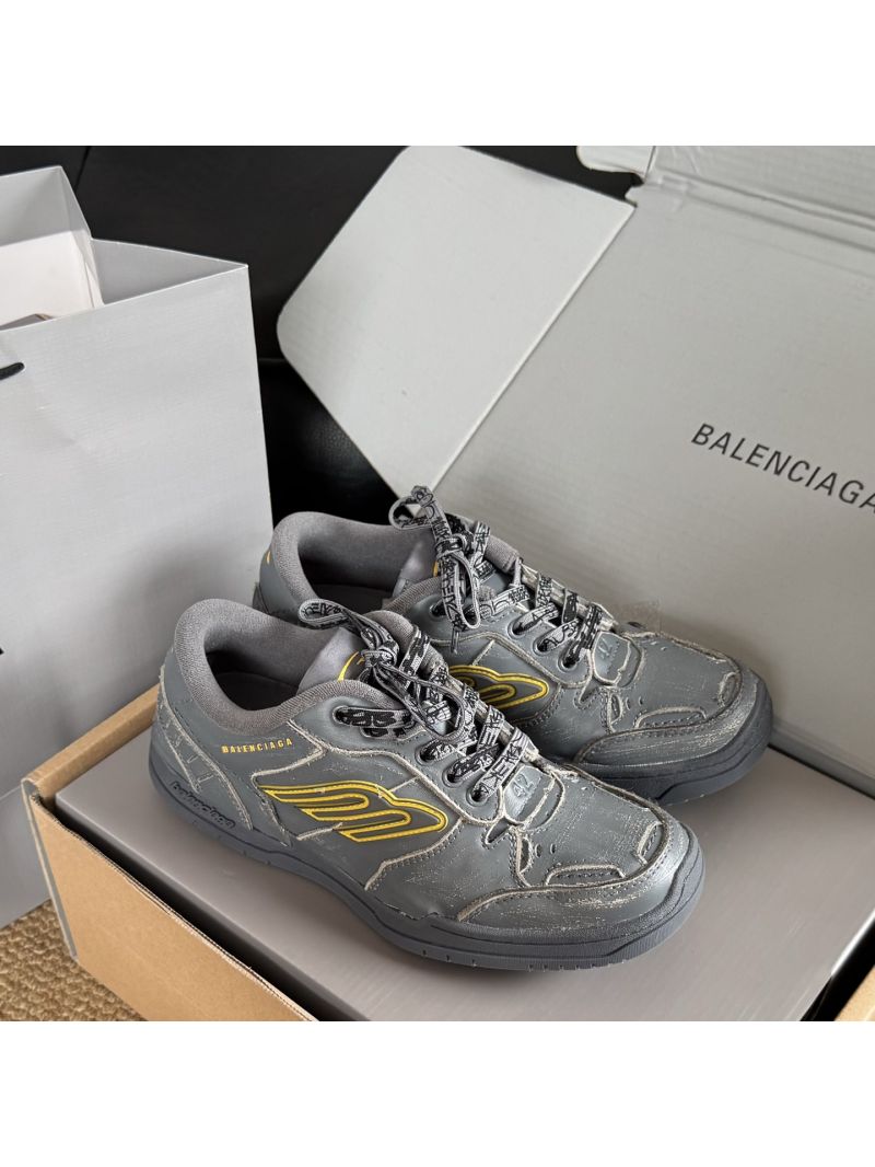 Balenciaga Hamptons Worn-out Sneaker 841765 Grey