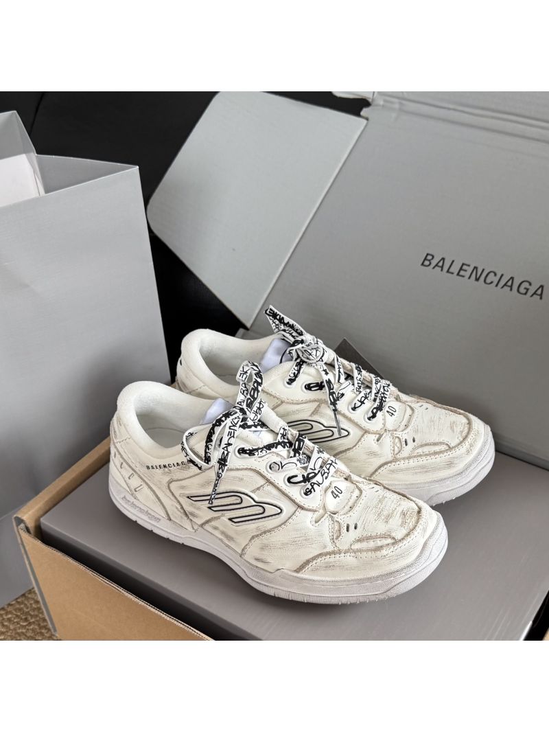 Balenciaga Hamptons Worn-out Sneaker 841765 White