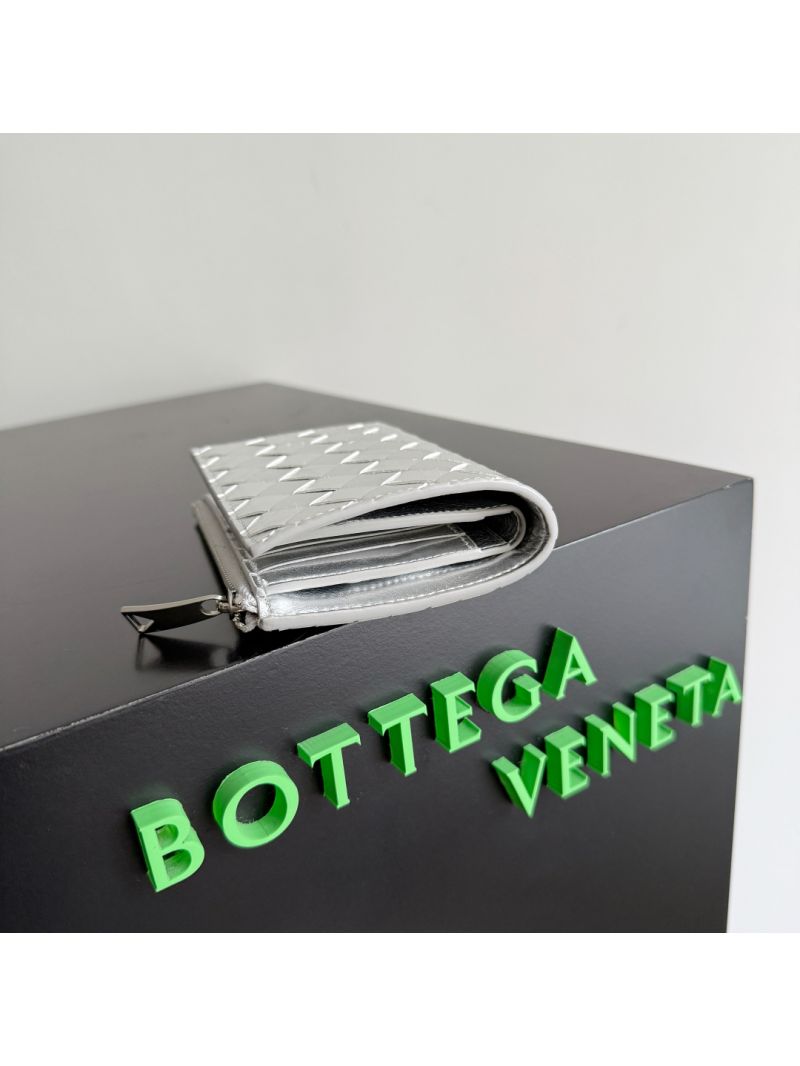 Bottega Veneta BV Intrecciato Medium Bi-Fold Wallet Mirror 667468V