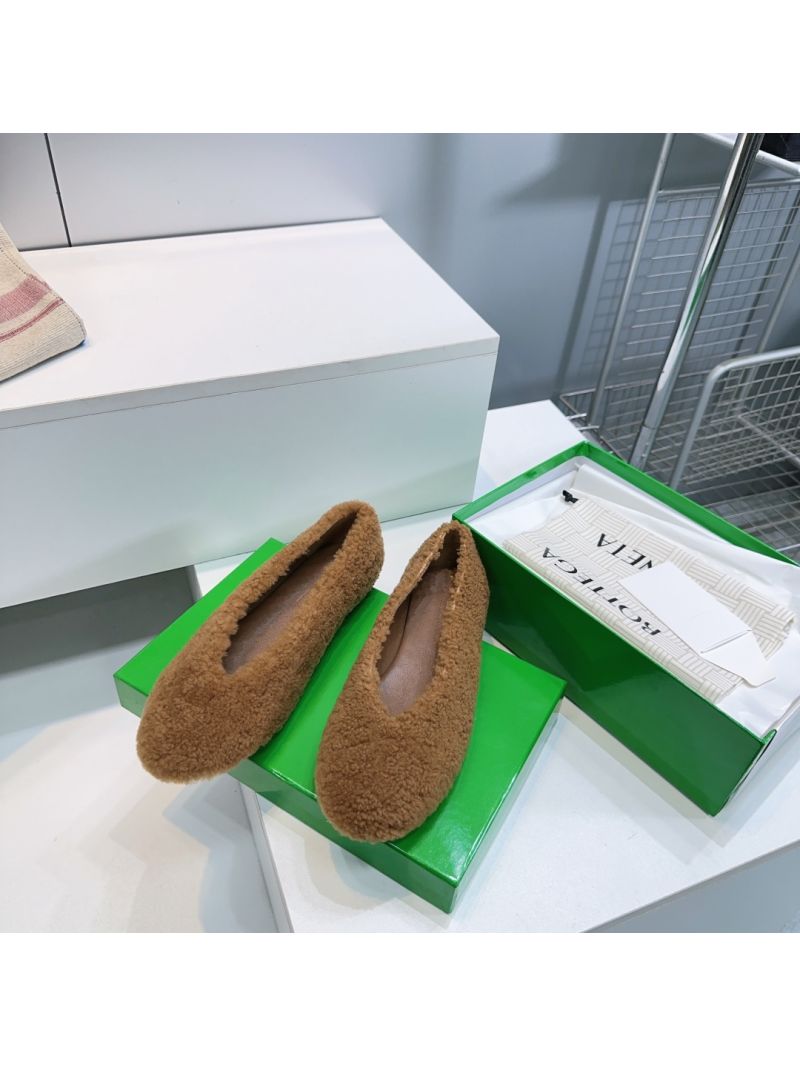 Bottega Veneta BV Rosa Ballerina in Merino Shearling 843963 Camel