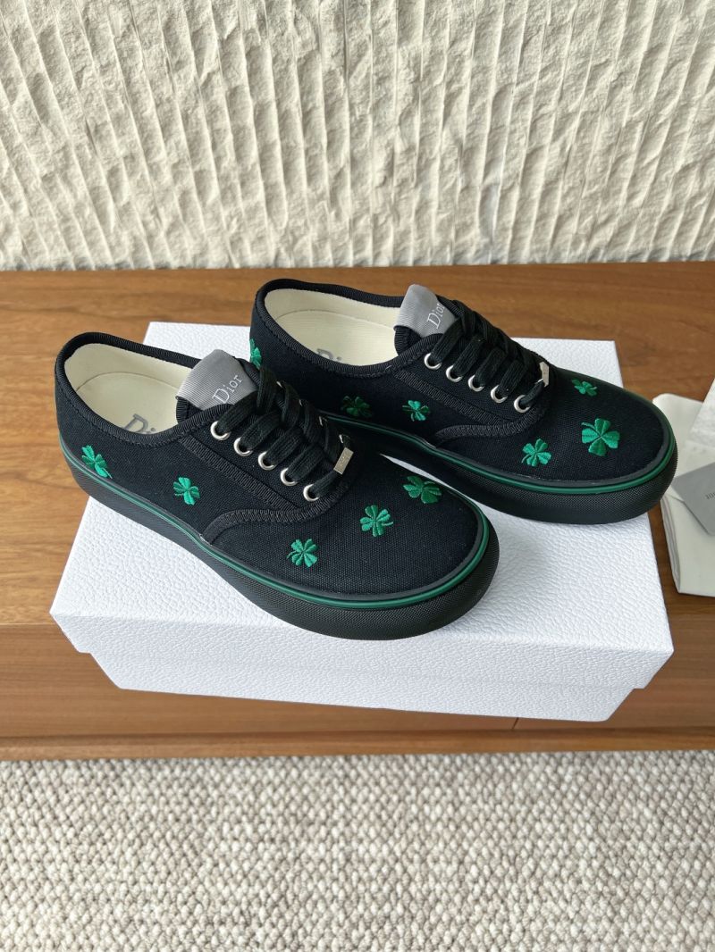 Dior Saltwind Sneaker Black Cotton Embroidered With Dior Green Clover Motif 3sn348a
