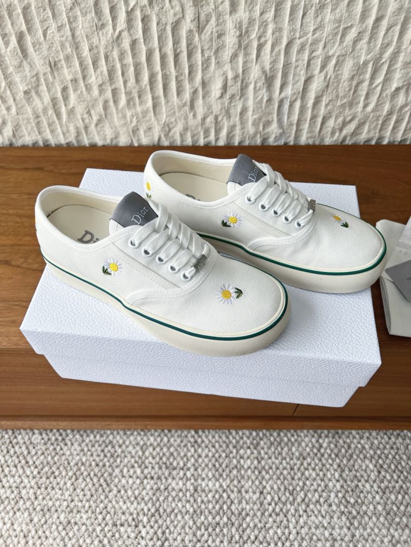 Dior Saltwind Sneaker White Cotton Embroidered With Dior Daisy Motif 3SN348A
