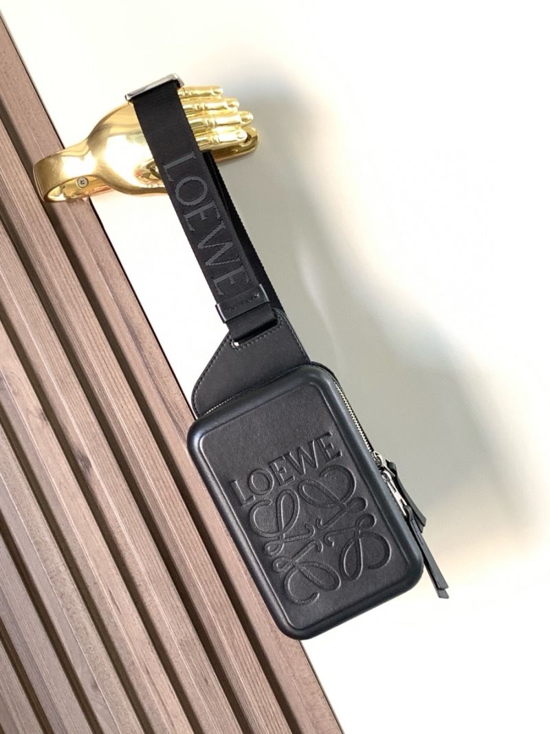 Loewe Molded Sling in Smooth Calfskin B987W1100 Black