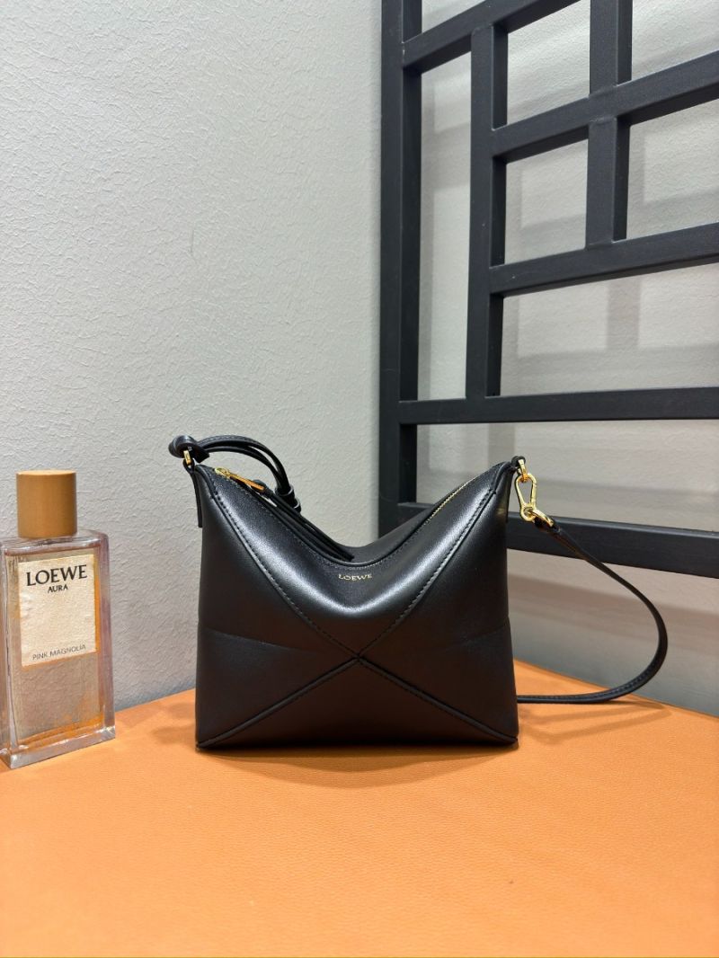 Loewe Puzzle Fold pouch in shiny nappa calfskin C510PT1 Black
