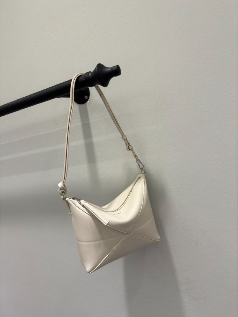 Loewe Puzzle Fold pouch in shiny nappa calfskin C510PT1 Chalk