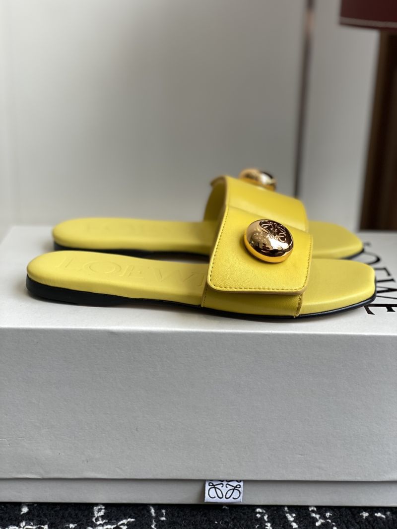 Loewe Pebble Slide in Soft Calfskin 815465XB0 Yellow
