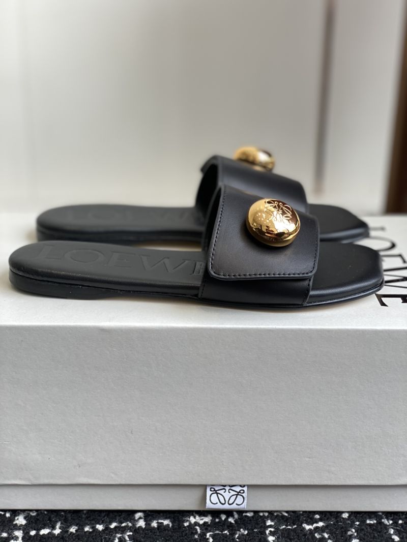 Loewe Pebble Slide in Soft Calfskin 815465XB0 Black