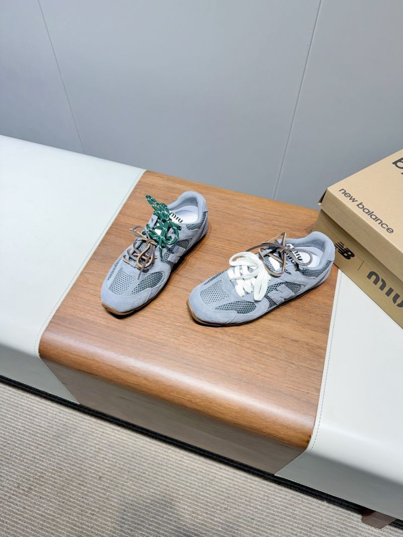 Miu Miu x New Balance Men Female 530 SL Suede and Mesh Sneakers 5E165E Periwinkle Blue