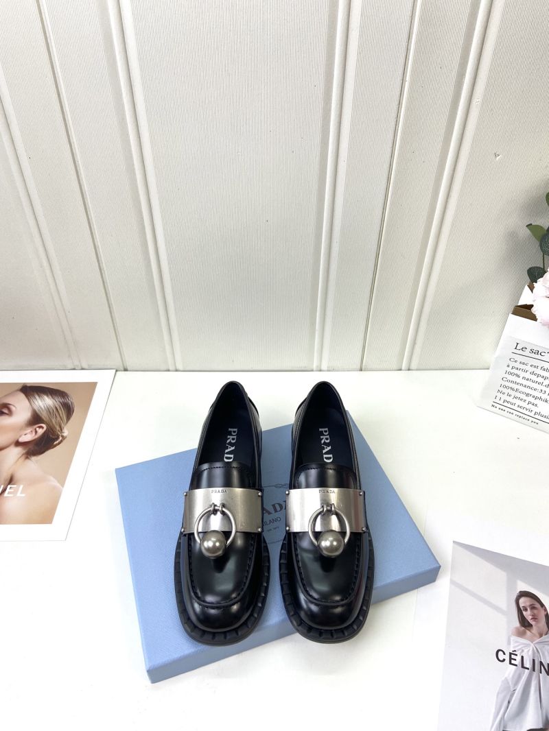 PRADA BRUSHED LEATHER LOAFERS WITH METAL DETAILS 1D981N BLACK