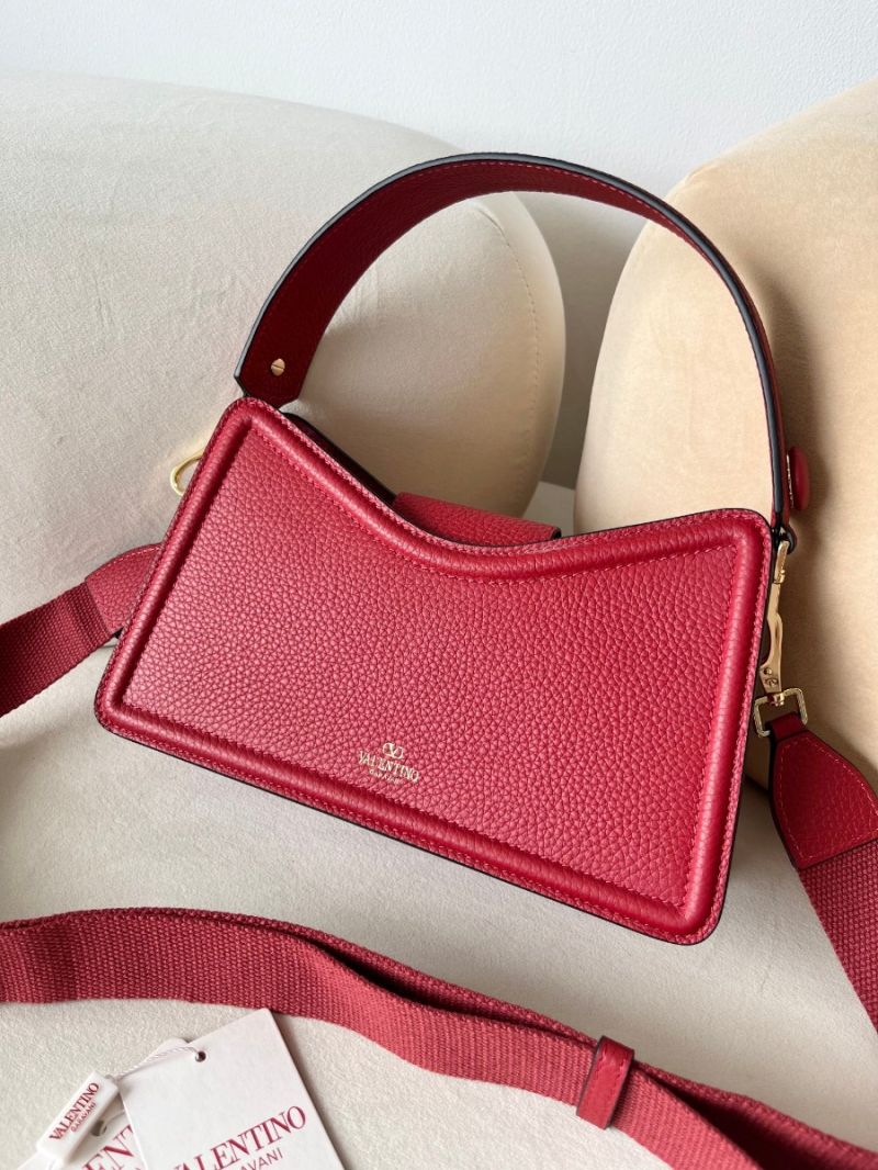 Valentino Garavani Vlogo Signature Shoulder Bag - RedGrained Calfskin Leather