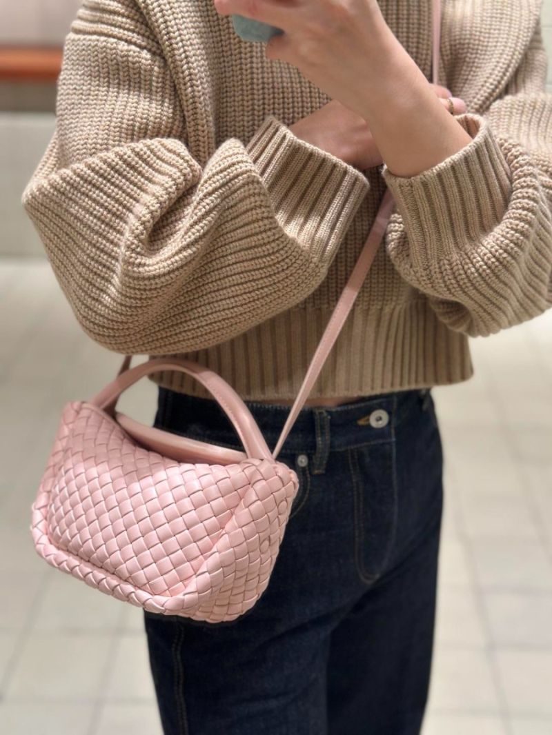 Bottega Veneta BV Small Cobble Top Handle soft padded Intreccio leather 805739 cameo