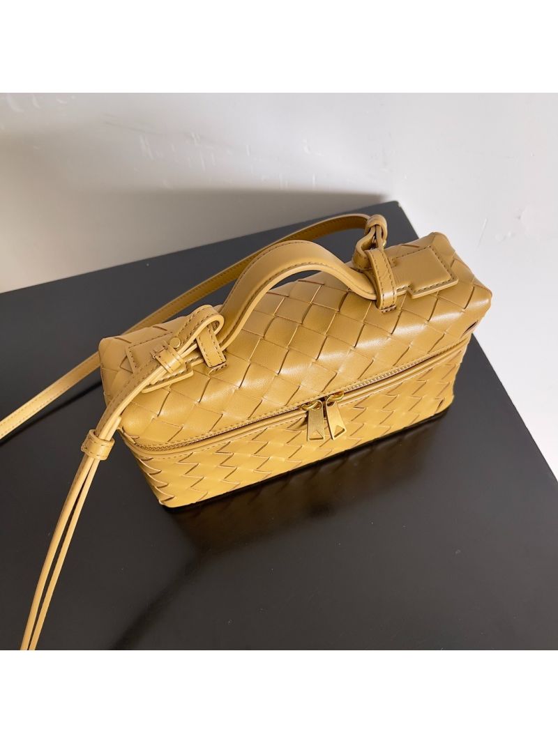 Bottega Veneta BV Bang Bang Intrecciato Leather Vanity Case 789109 nut brown