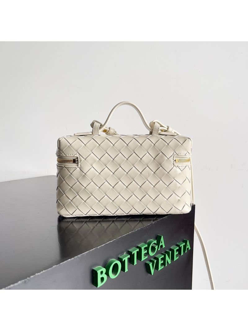 Bottega Veneta BV Bang Bang Intrecciato Leather Vanity Case 789109 sea salt