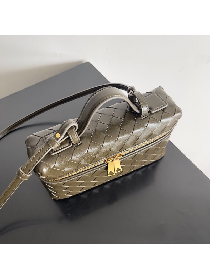 Bottega Veneta BV Bang Bang Intrecciato Leather Vanity Case 789109 kaki