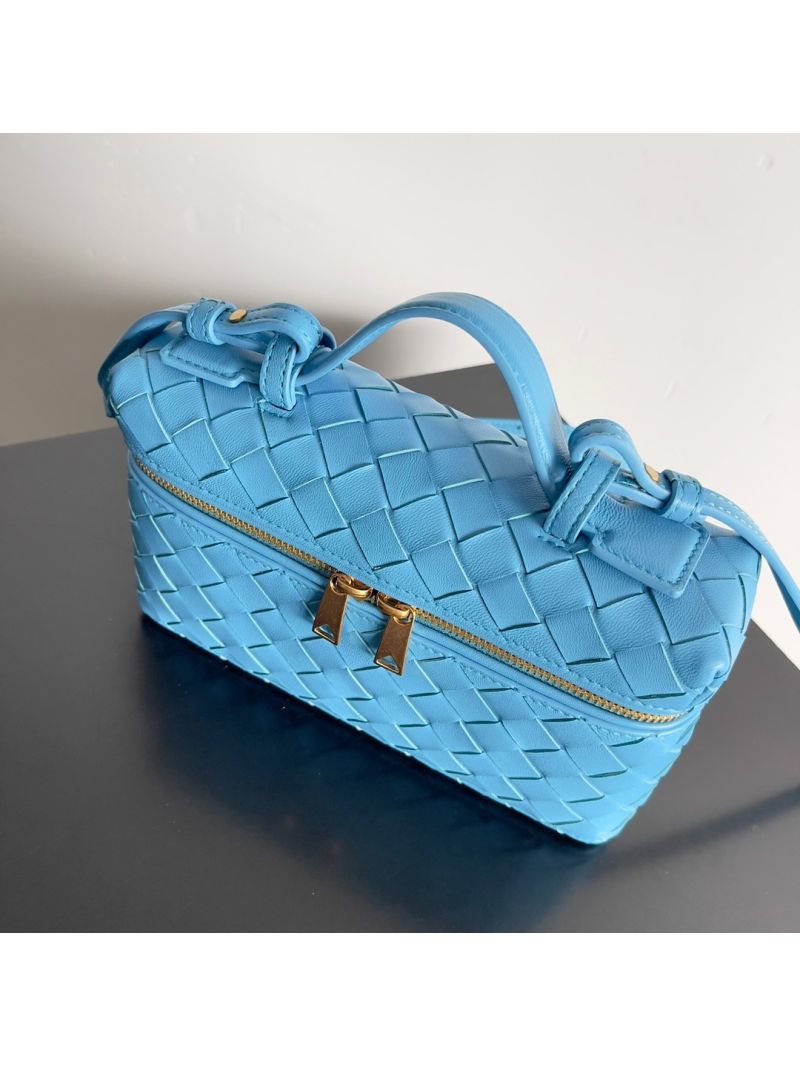 Bottega Veneta BV Bang Bang Intrecciato Leather Vanity Case 789109 aqua