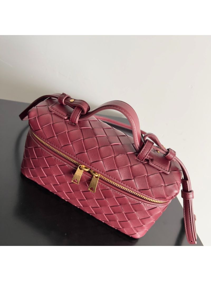 Bottega Veneta BV Bang Bang Intrecciato Leather Vanity Case 789109 wine