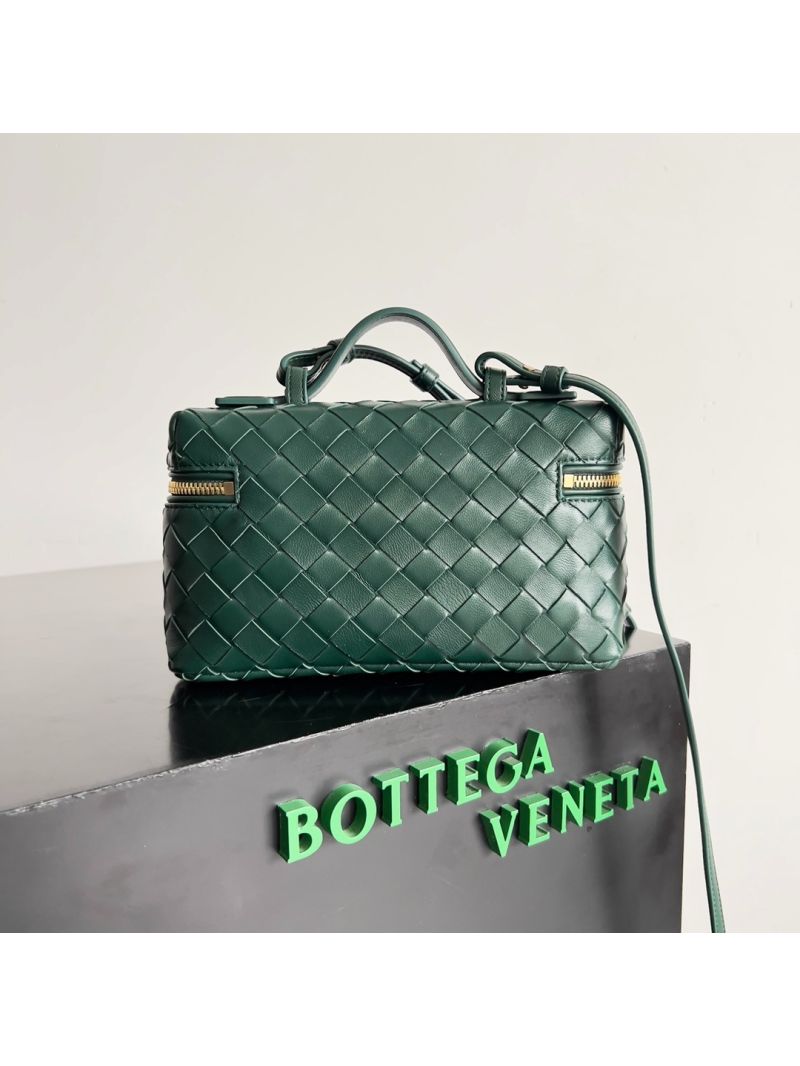 Bottega Veneta BV Bang Bang Intrecciato Leather Vanity Case 789109 emerald green