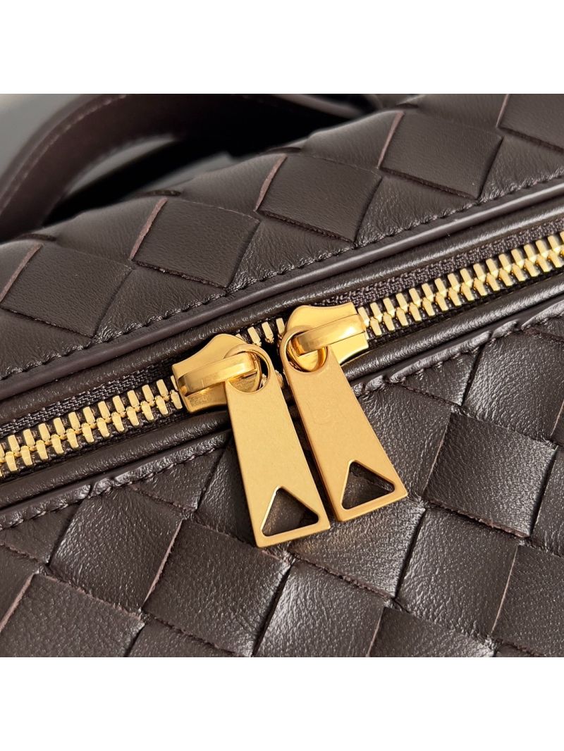 Bottega Veneta BV Bang Bang Intrecciato Leather Vanity Case 789109 fondant