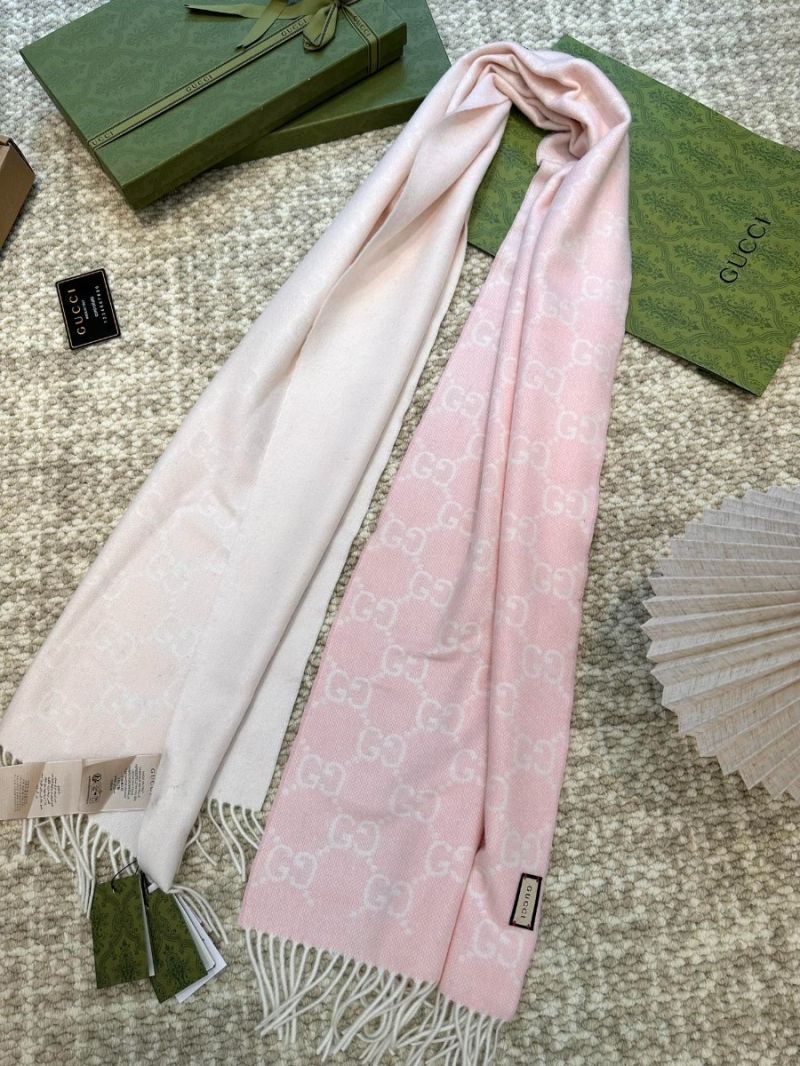 Gucci Gradient Double-Sided GG Cashmere Scarf – Luxurious Pink & Cream Reversible Design
