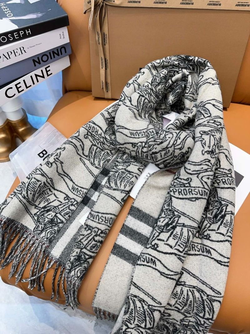 Burberry Reversible EKD Cashmere Scarf stone – Luxurious Double-Sided Winter Accessory