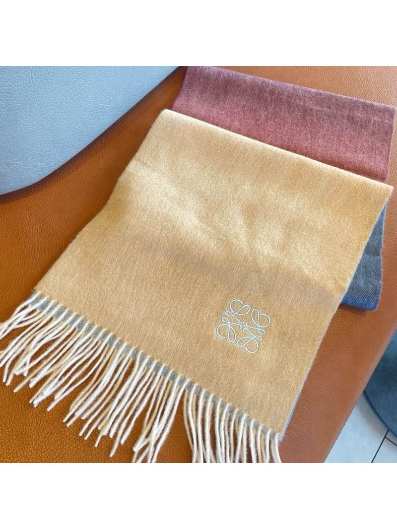 Loewe Gradient Scarf – Subtle Elegance Meets Timeless Style 30 x 180 cm