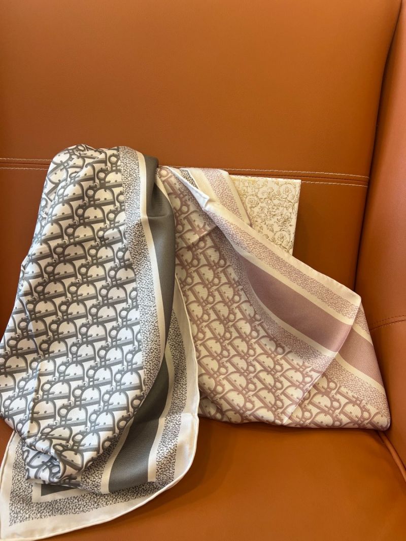 Dior Diortwin Double-Faced Silk Scarf – 90x90cm Oblique Patterned Scarf soft pink