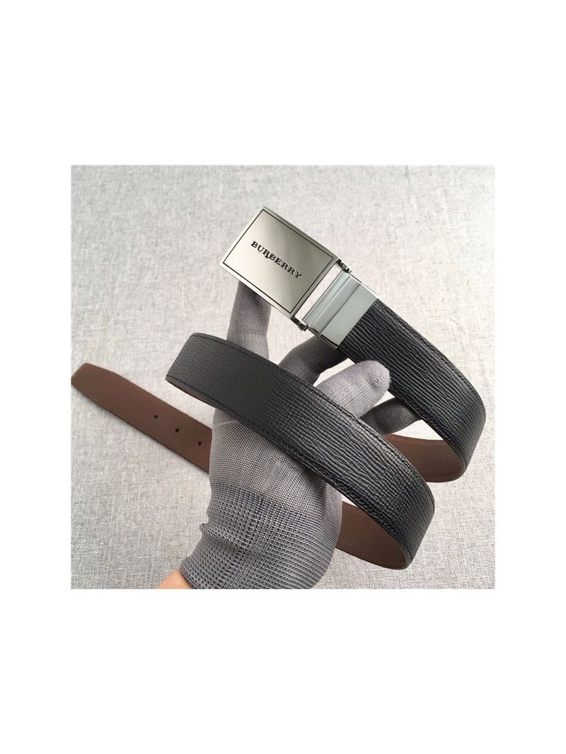  Burberry Reversible Leather Plaque Belt
