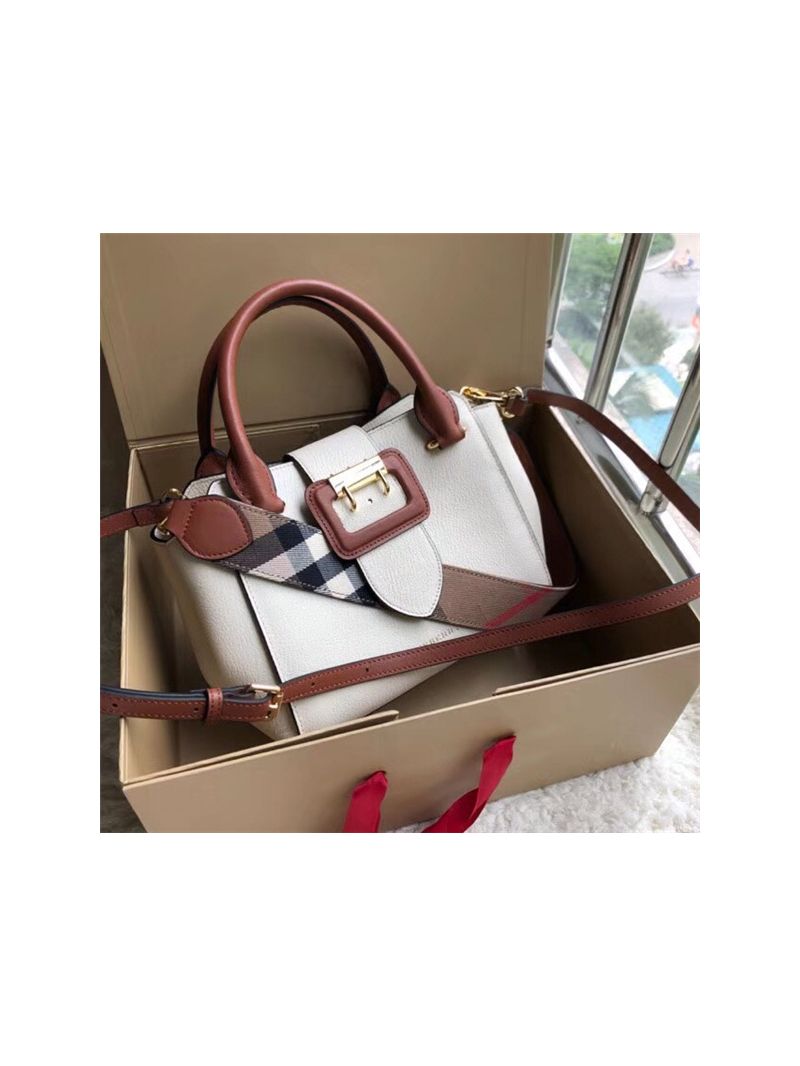  Burberry The Small/Medium Buckle Tote in white Grainy Leather 40337511