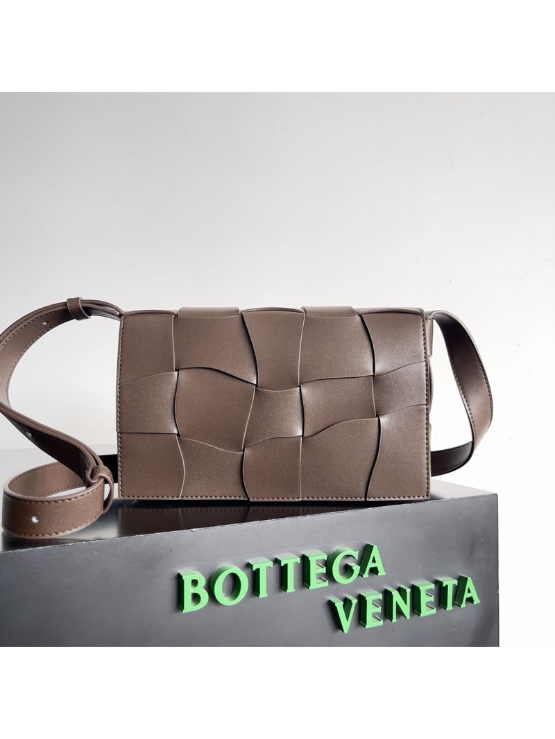 Bottega Veneta BV Cassette Wave Checked Calfskin 755161 Light brown