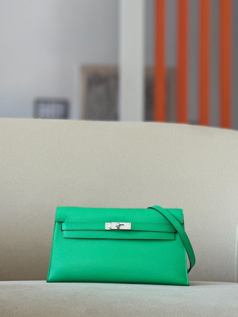 Hermes Kelly Elan Shoulder Bag in Madame Leather OZ Vert Comics