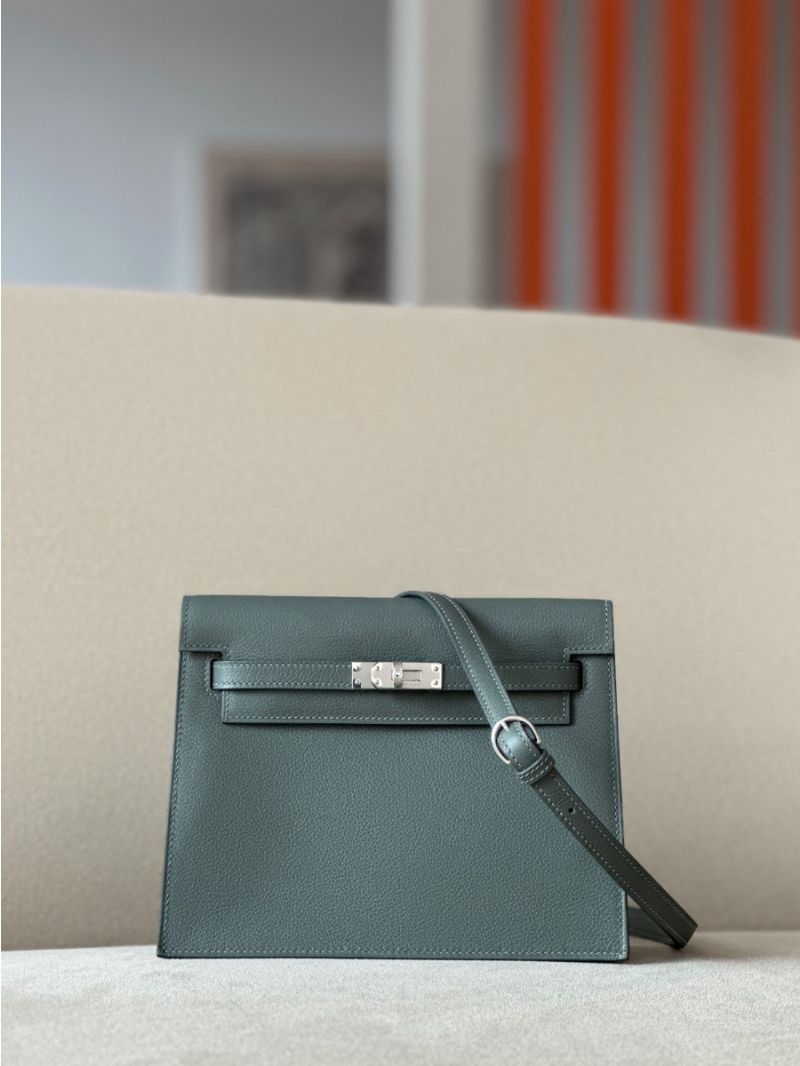 Hermès Kelly Danse Bag in Evercolor Leather Almond Vert