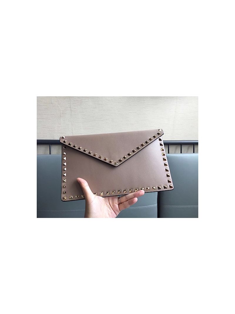 Valentino Garavani Rockstud Leather Pouch Beige