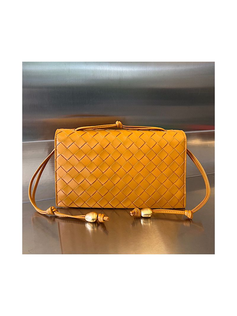 Bottega Veneta BV Trio Pouch On Strap in Lambskin 717435 Cob