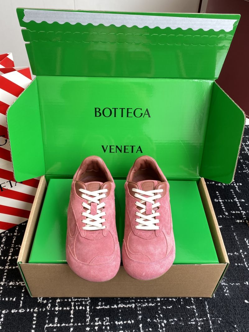 Bottega Veneta Orbit Flash Sneaker Unisex Low-Top Lace-Up in Soft Suede 838384V Rose