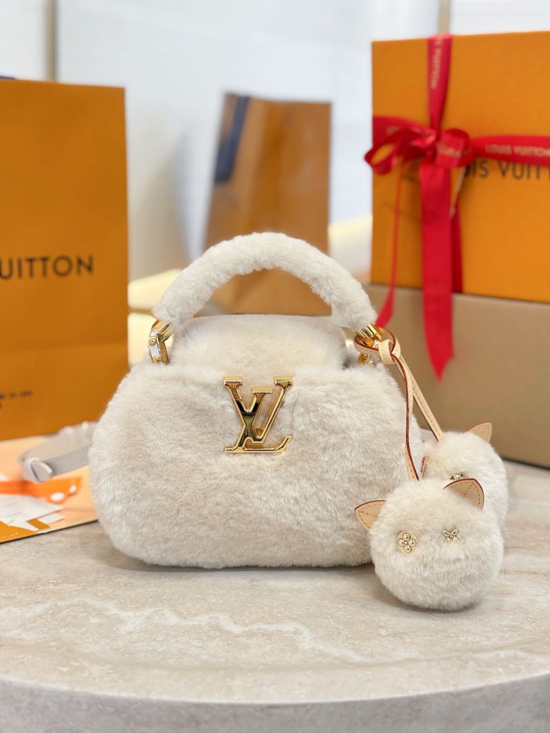 Louis Vuitton Capusnow BB in Shearling Cream M26324