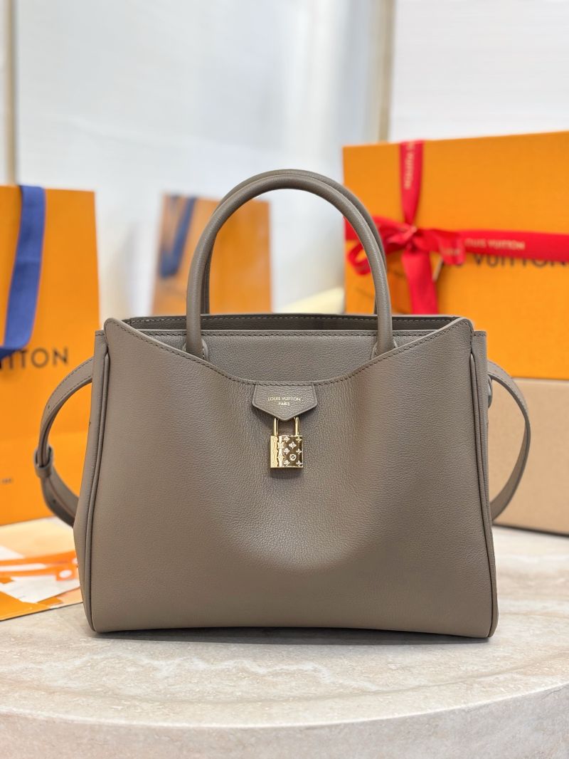 Louis Vuitton Vendôme PM in Taurillon Leather Vert-de-Gris M27040